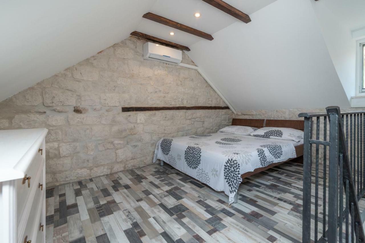 Apartman Skuribanda Trogir Exterior photo
